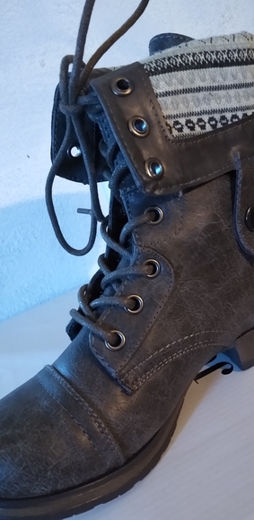 Booties - Picture 4 of 4